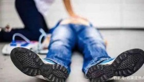 的哥等活儿时猝死！同行：公司成立至今，不下10人“没了”！