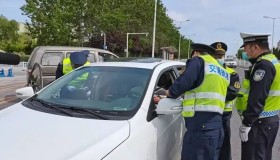 执法部门入驻现场督导平台清退无证网约车